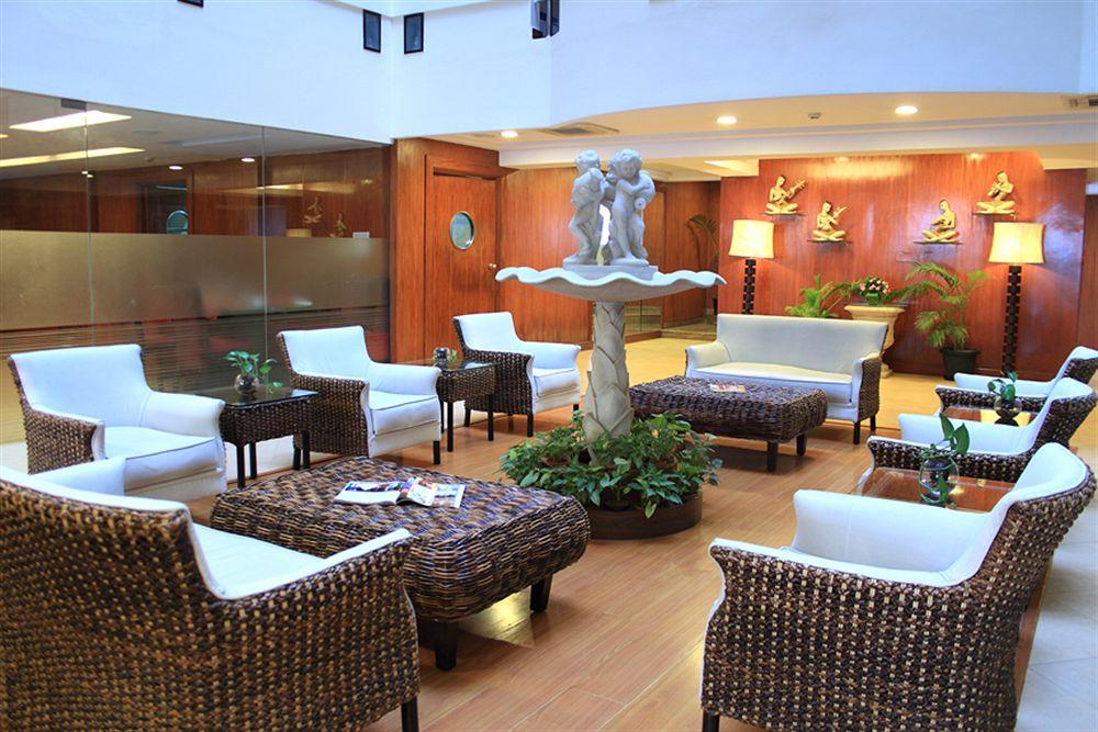Shilton Royale Hotell Bangalore Exteriör bild